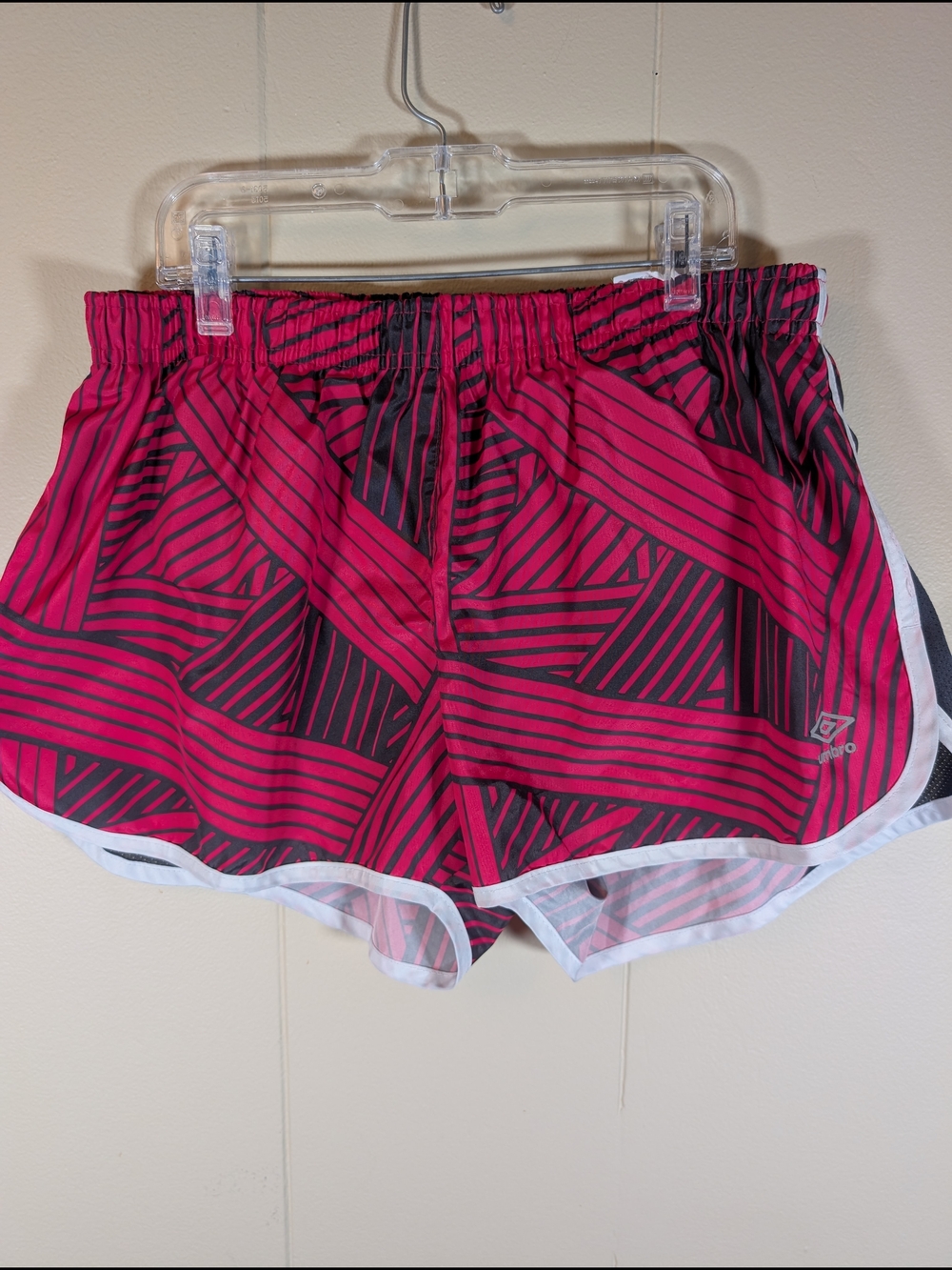 Umbro Athletic Shorts Womens Large Hot Pink Fuscia Black Pattern Running Gym L